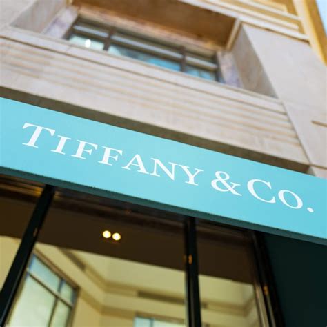 did lvmh buy tiffany.